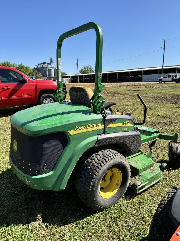 John Deere 997 z-track mower