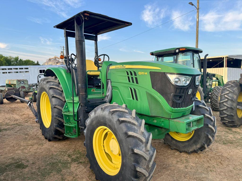 John Deere 6125M