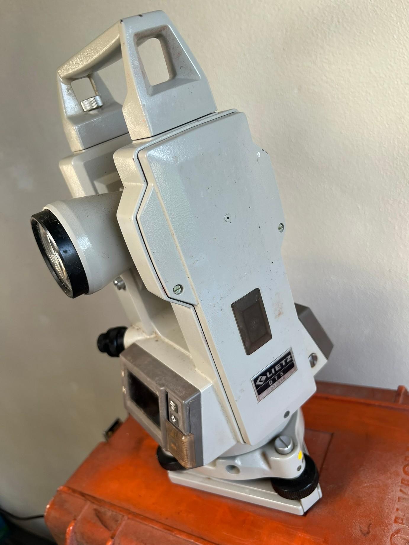 LIETZ DT5 THEODOLITE TRANSIT SURVEY INSTRUMENT - WITH CASE - 30X, 45MM