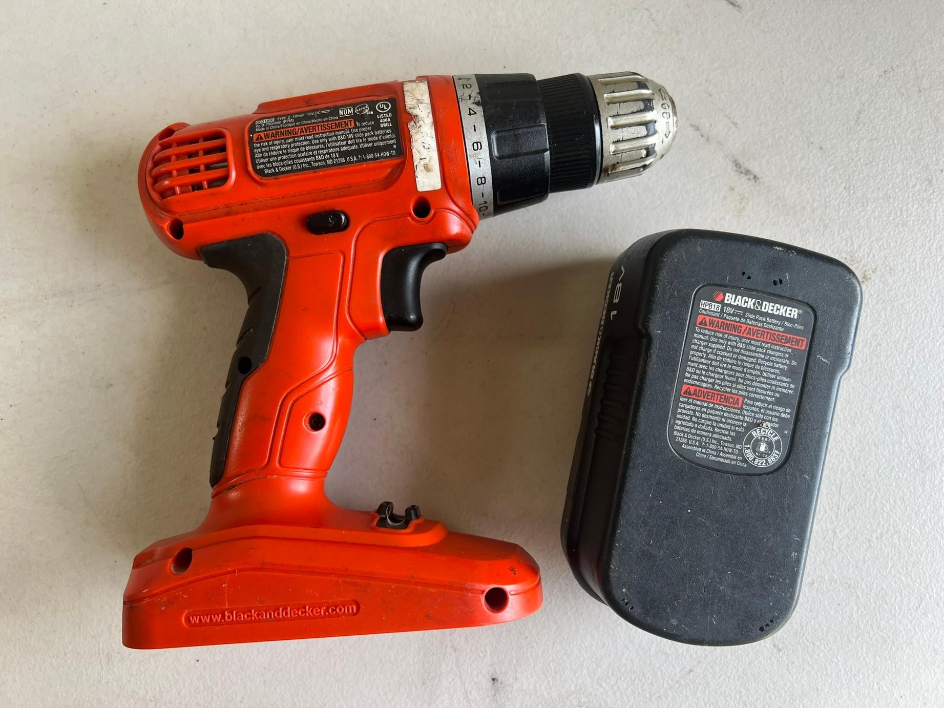 BLACK & DECKER 18V DRILL WITH BATTERY