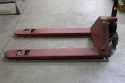 Gillis 5,500LB Capacity Pallet Jack