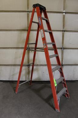 Werner 8' Ladder Model FIA08 300LB Capacity