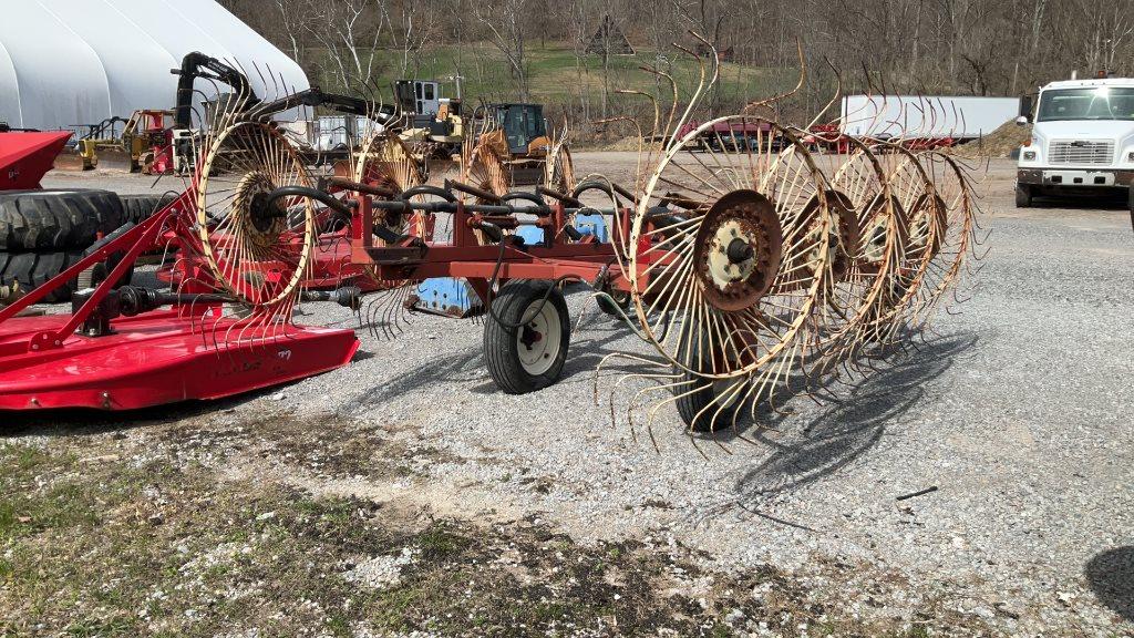 Heston 8 Wheel Rake