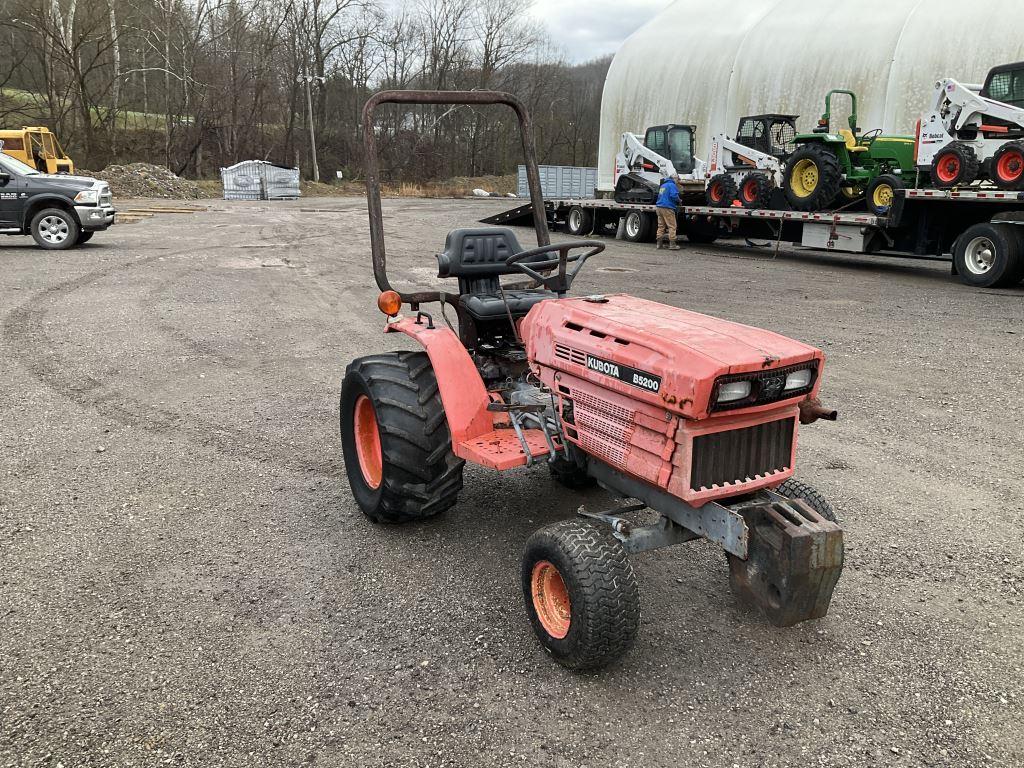 Kubota B5200E Compact Tractor