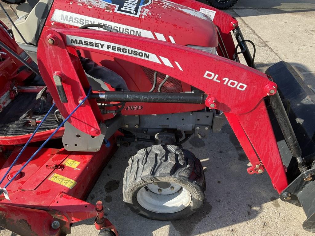 Massey GC1705 Tractor