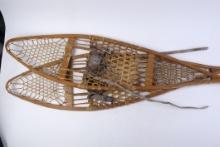 Pair of vintage Northland snow shoes