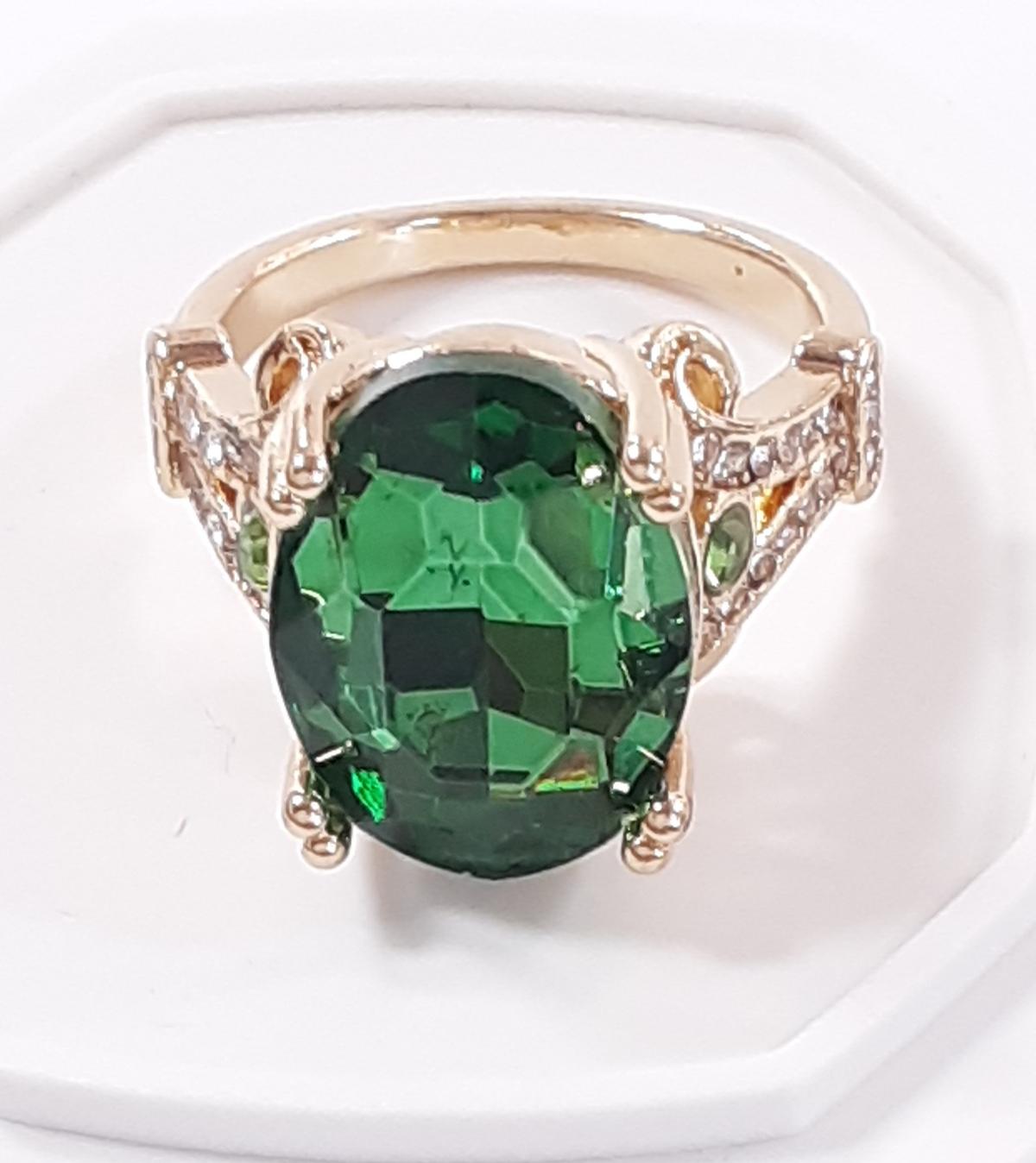 Emerald Color Ring