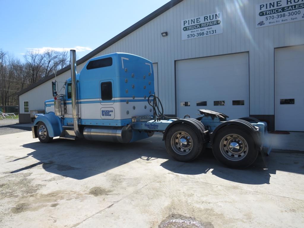 2002 Kenworth W900