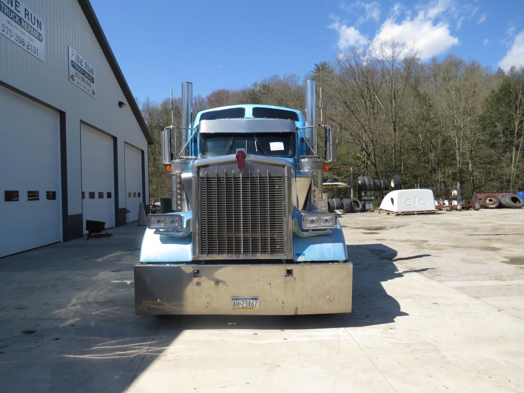 2002 Kenworth W900