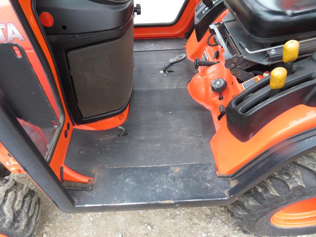 Kubota BX25 w/loader