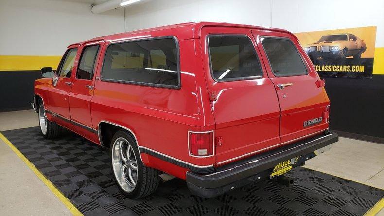 1991 Chevrolet Suburban R1500 -  5.7L V8