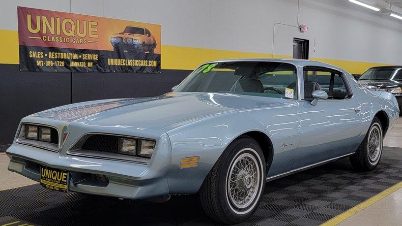 1978 Pontiac Firebird Esprit, V8, beautiful paint!