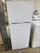 Refrigerator with top Freezer
