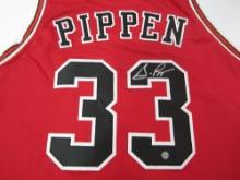 Scottie Pippen Chicago Bulls Signed Jersey w COA