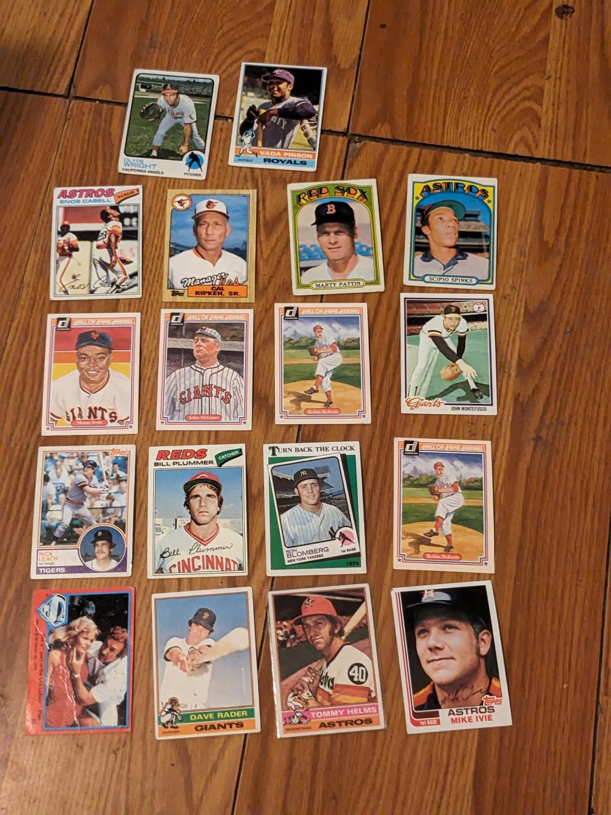 x18 Vintage mlb lot 1970's See pictures