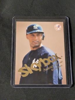 Derek Jeter 2004 Skybox Autographics #27