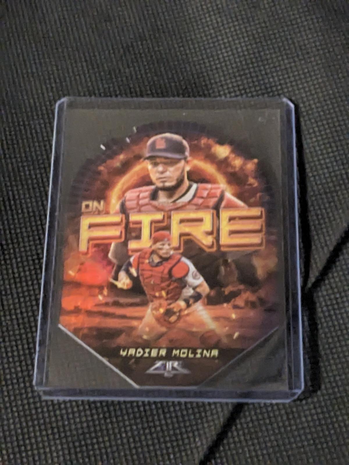 2022 Topps Fire Yadier Molina On Fire Die Cut No.EF-26