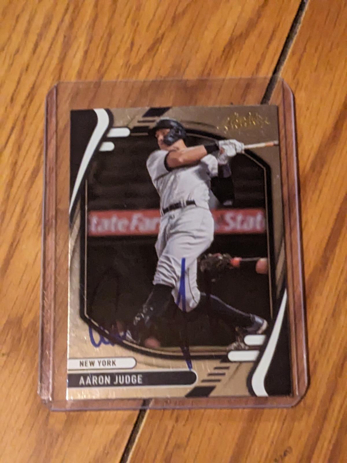 Aaron Judge autographed card w/coa New York Yankees