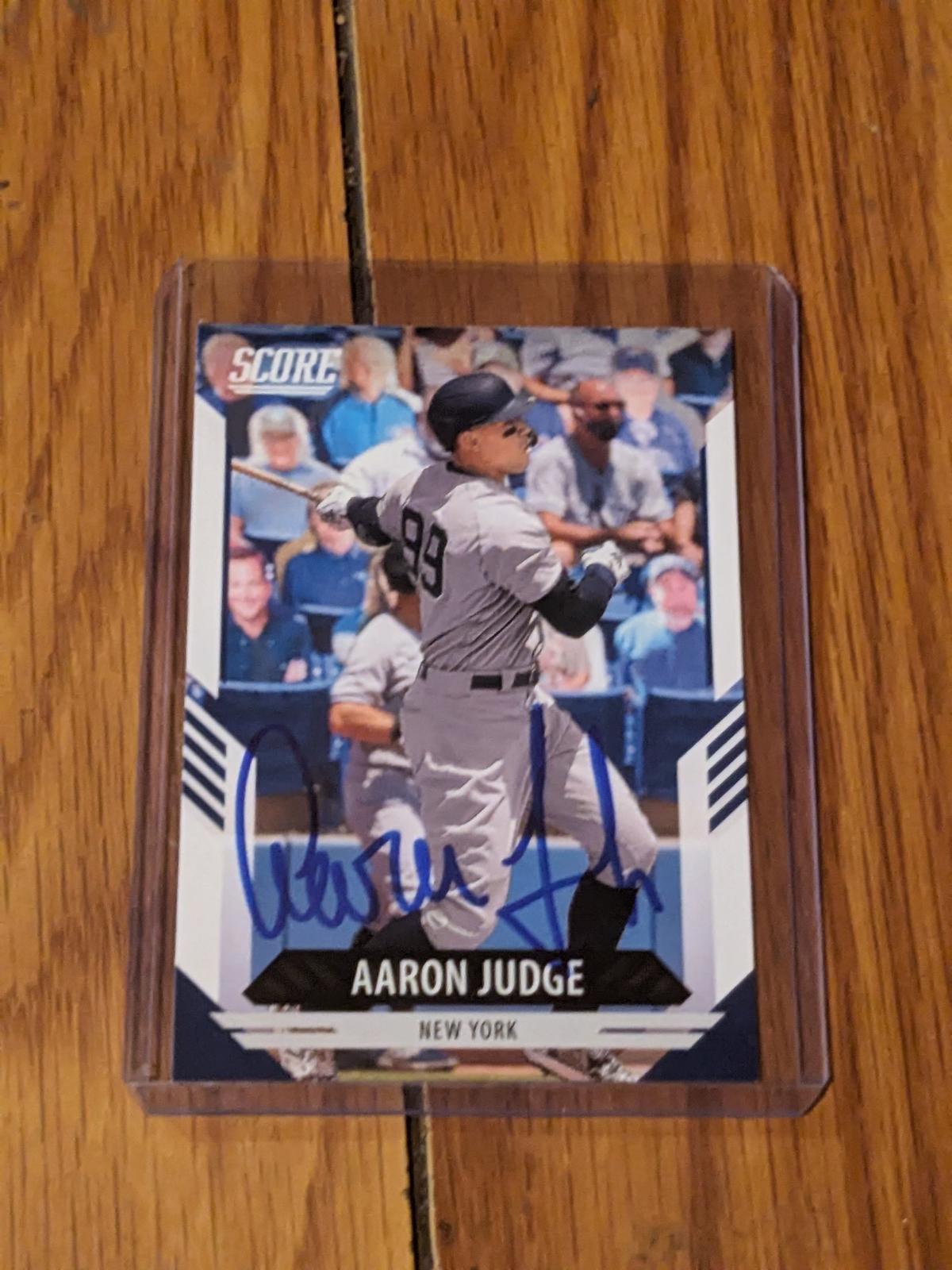 Aaron Judge autographed card w/coa