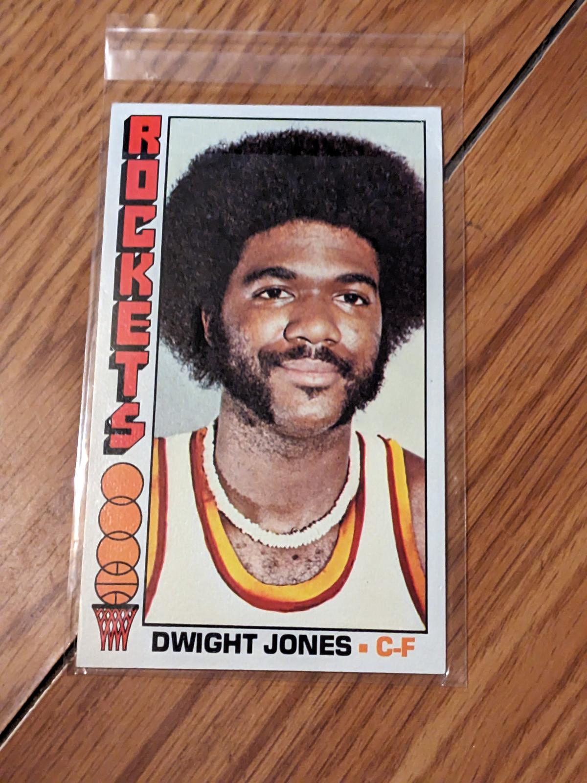 Dwight Jones 1976-77 Topps jumbo card