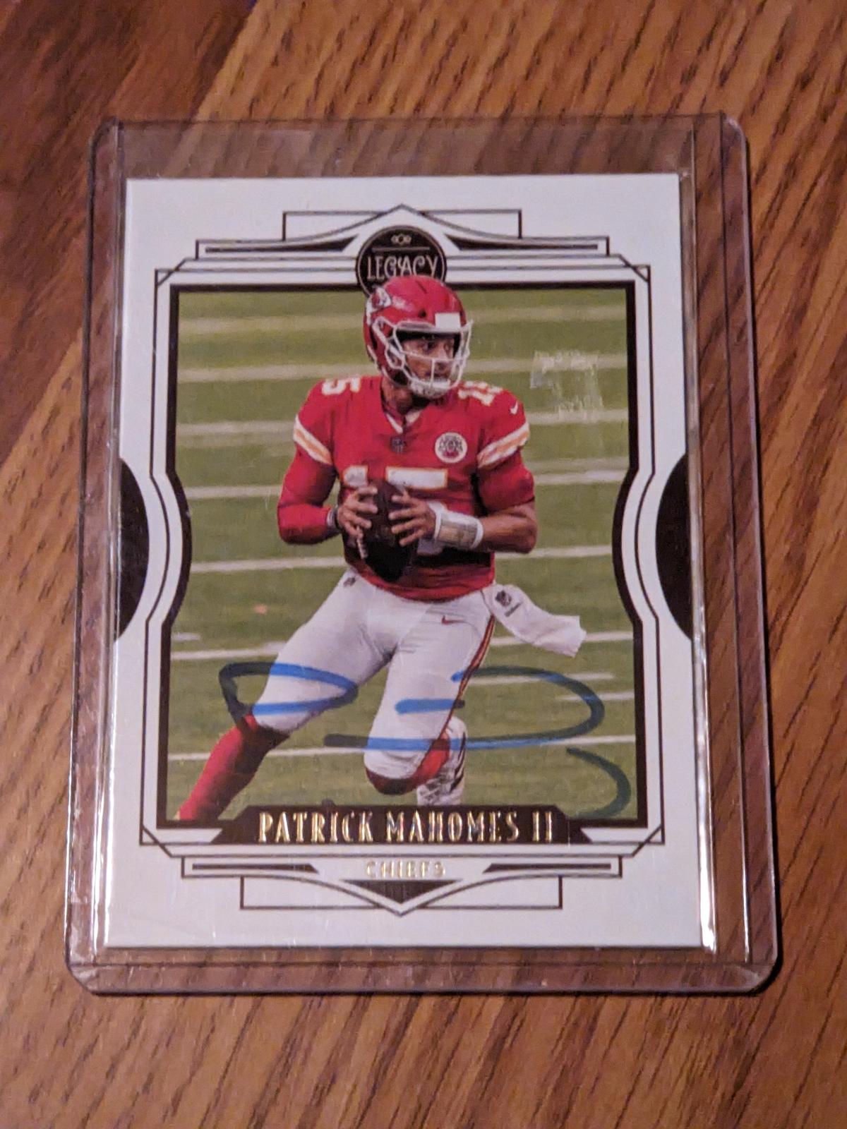 Patrick Mahomes II autographed card w/coa