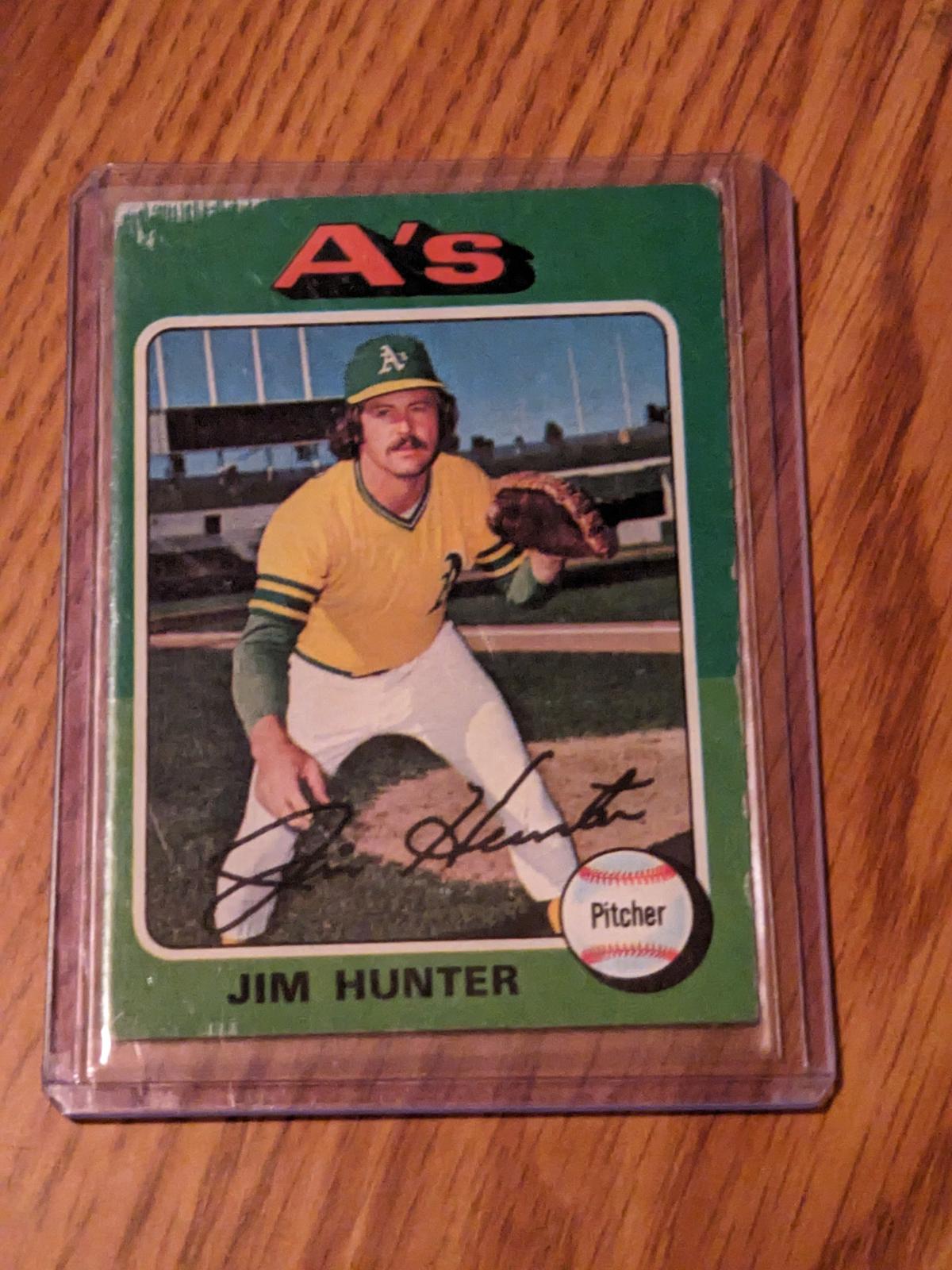 1975 Jim Hunter Topps #230 Oakland Athletics HOF Vintage Baseball