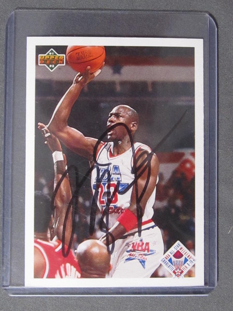 MICHAEL JORDAN SIGNED SPORTS CARD WITH COA