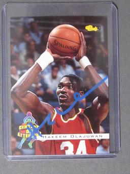 HAKEEM OLAJUWON SIGNED SPORTS CARD WITH COA