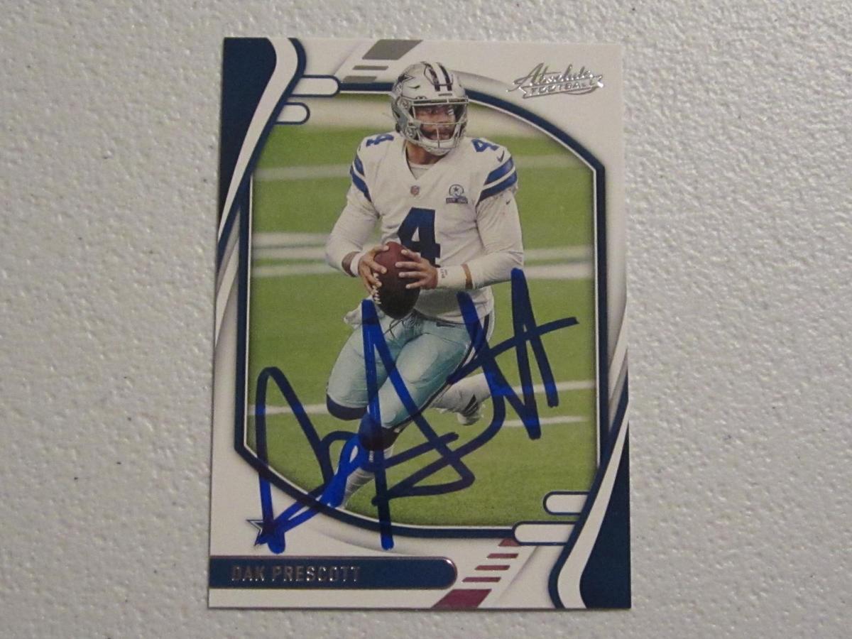 DAK PRESCOTT SIGNED TRADING CARD WITH COA