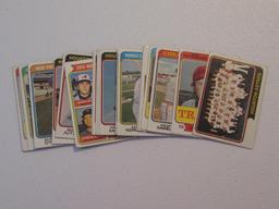 LOT OF VINTAGE BASEBALL CARDS