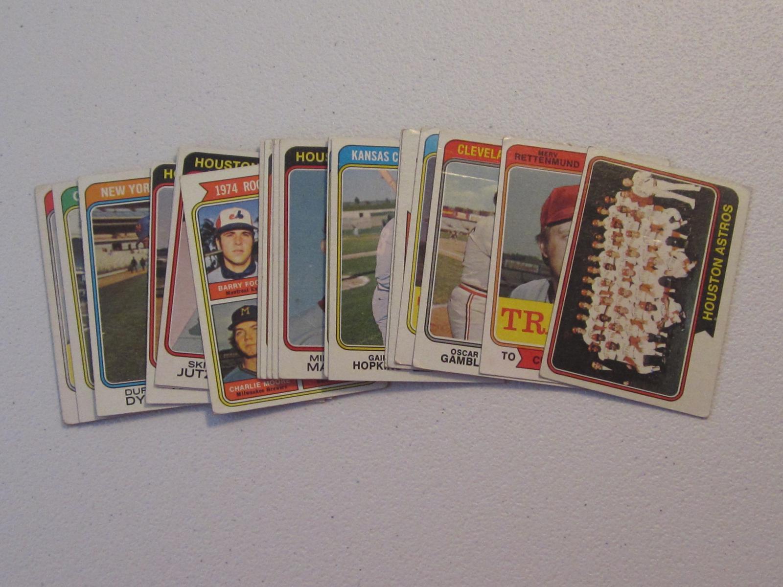 LOT OF VINTAGE BASEBALL CARDS