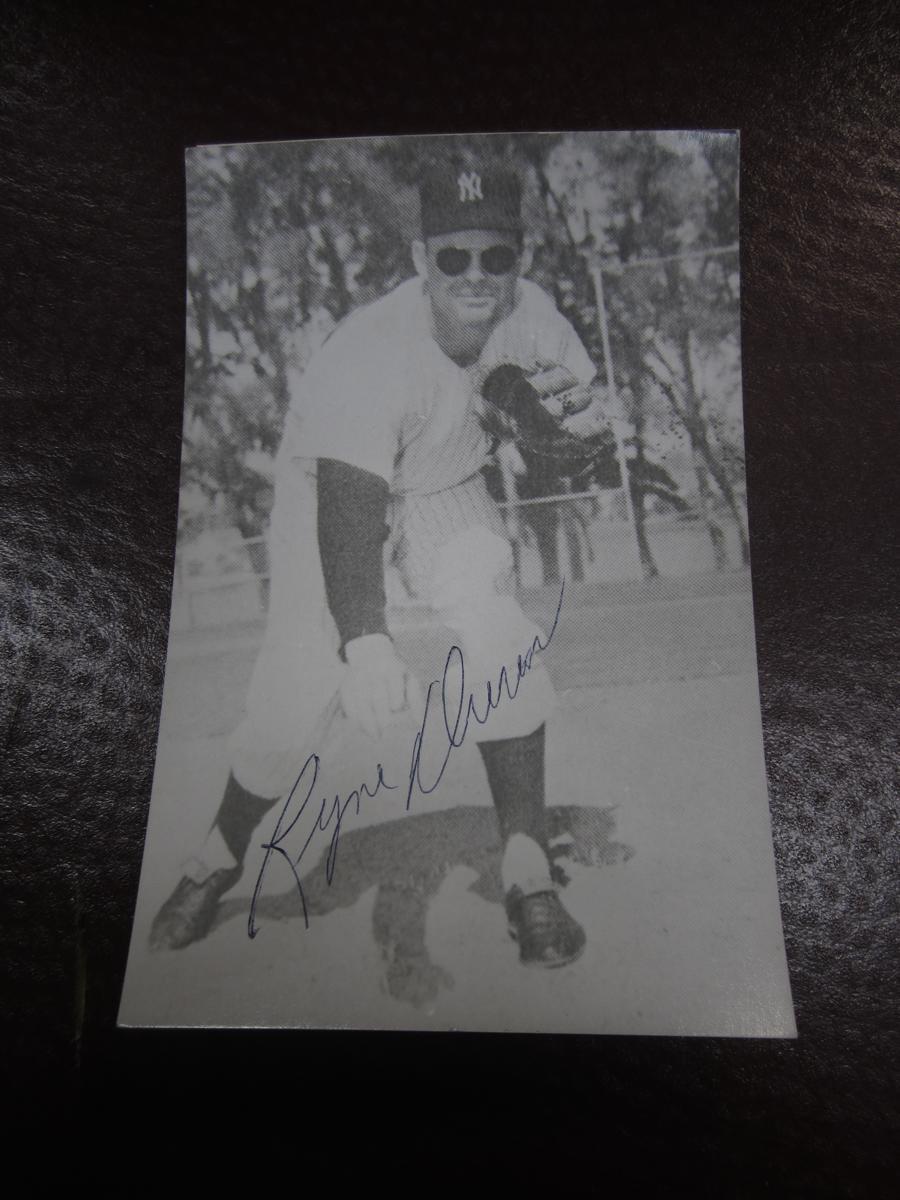 RYNE DUREN SIGNED B/W POSTCARD COA