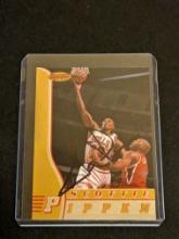 Scottie Pippen autographed card w/coa