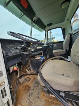 1998 Volvo Straight Truck