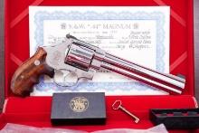 Smith & Wesson Model 629-3 Magna Classic .44 Magnum Stainless Revolver & Case