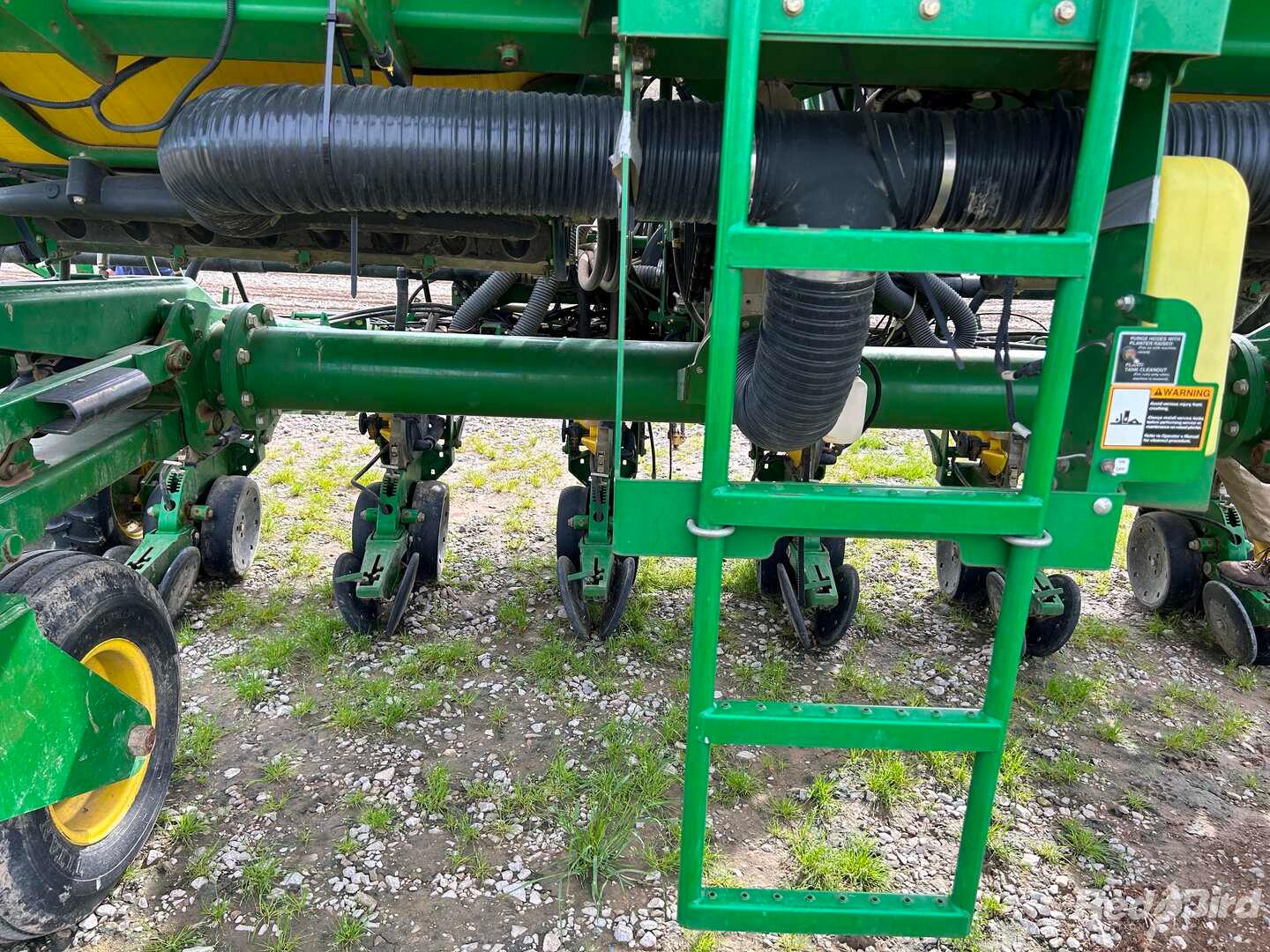 JOHN DEERE 1720 PLANTER