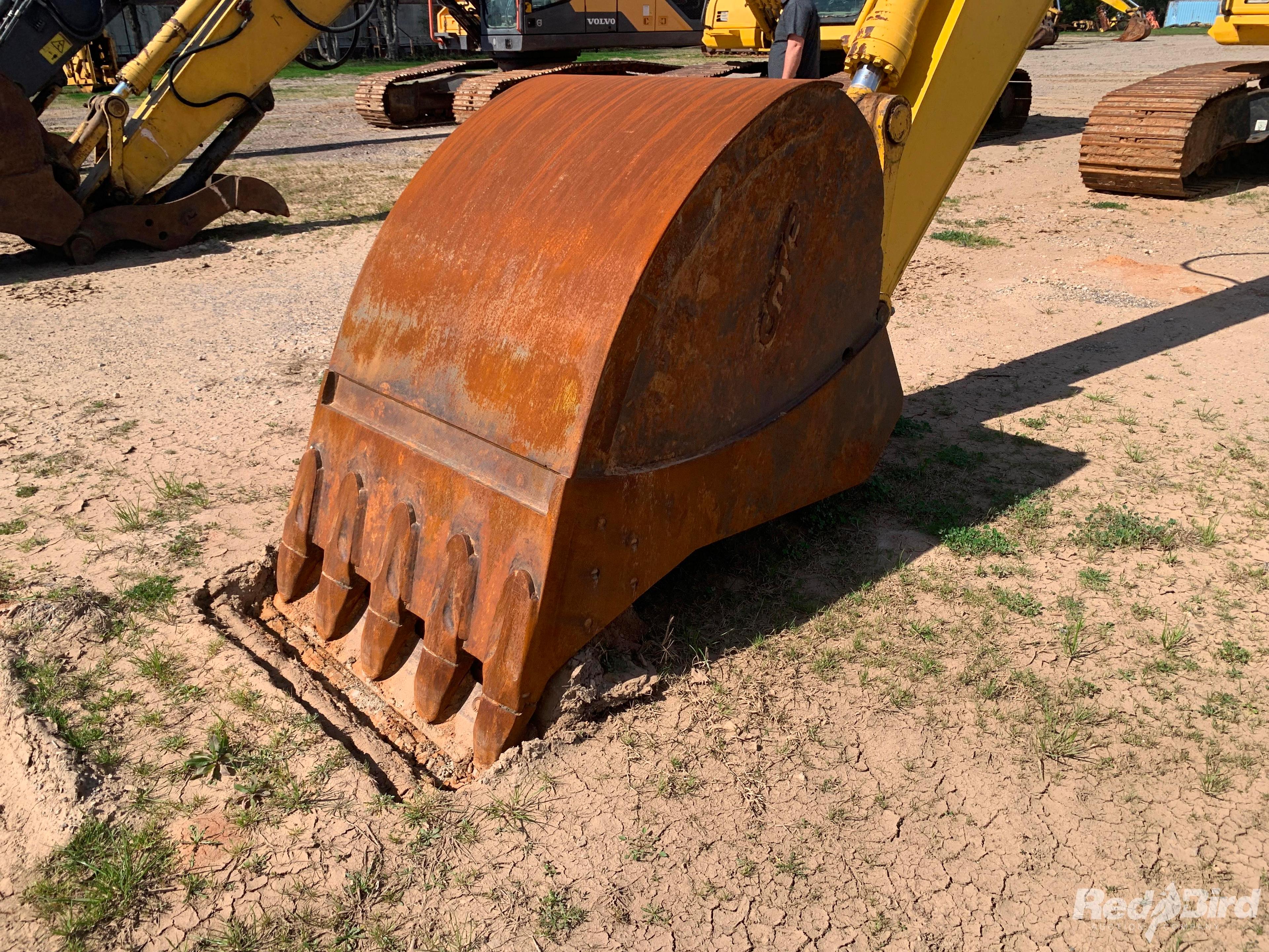 2017 KOMATSU PC240LC-11