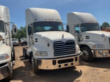 2011 MACK CXU613 DAYCAB