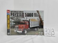 Ertl AMT Construction IH Paystar 5000 Dump Truck model kit 1