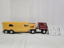 Ertl IH truck metal featuring Vista Dome Horse van carrier no box fair condition missing stack & hor
