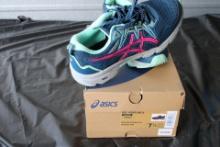 7.5 Womans Asics