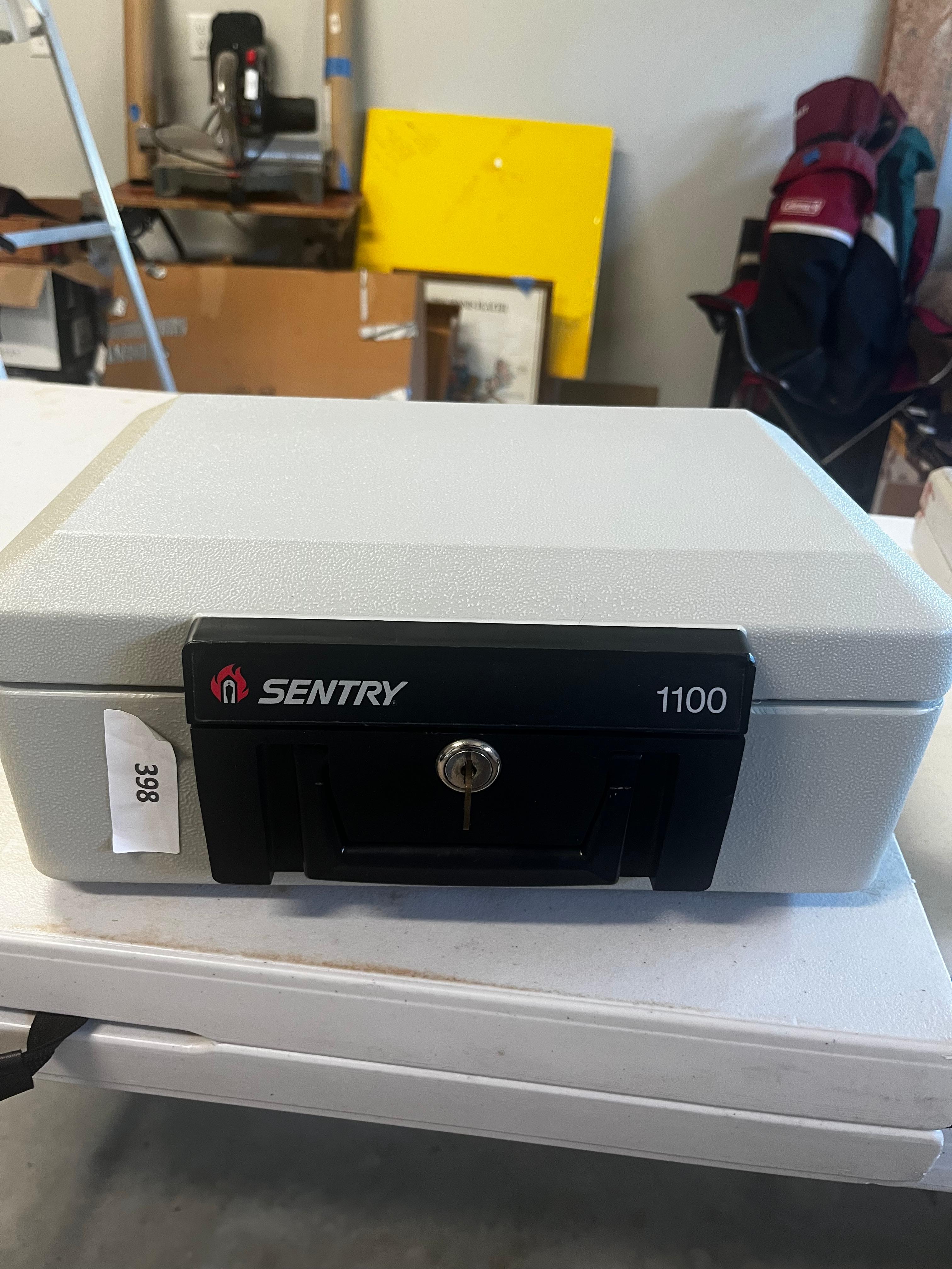 Sentry 1100 Safe with key