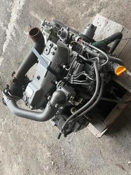 NEW YANMAR 4TNV84T-DFM TURBO DIESEL ENGINE ON PALET. 4 CYLINDER, 16 VALVE. NEW MILATARY SURPLUS