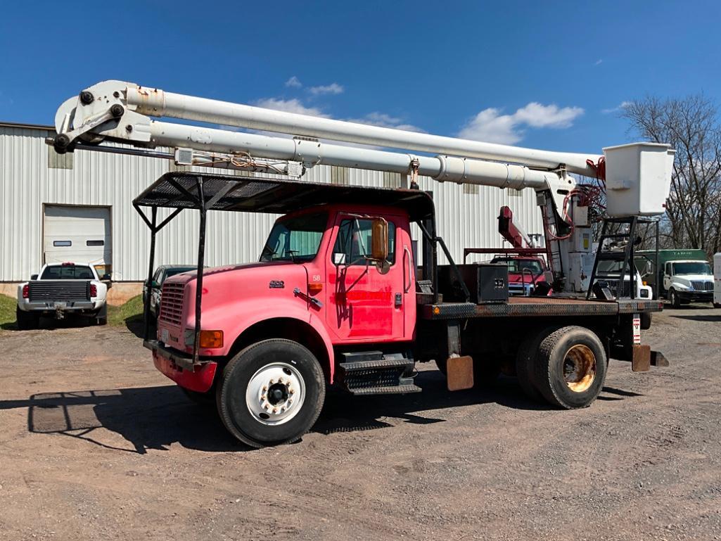 2000 INTERNATIONAL 4700 SHORT WB REAR MOUNT WITH AERIAL LIFT AL52