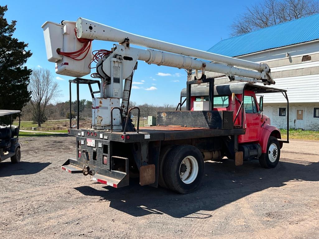 2000 INTERNATIONAL 4700 SHORT WB REAR MOUNT WITH AERIAL LIFT AL52