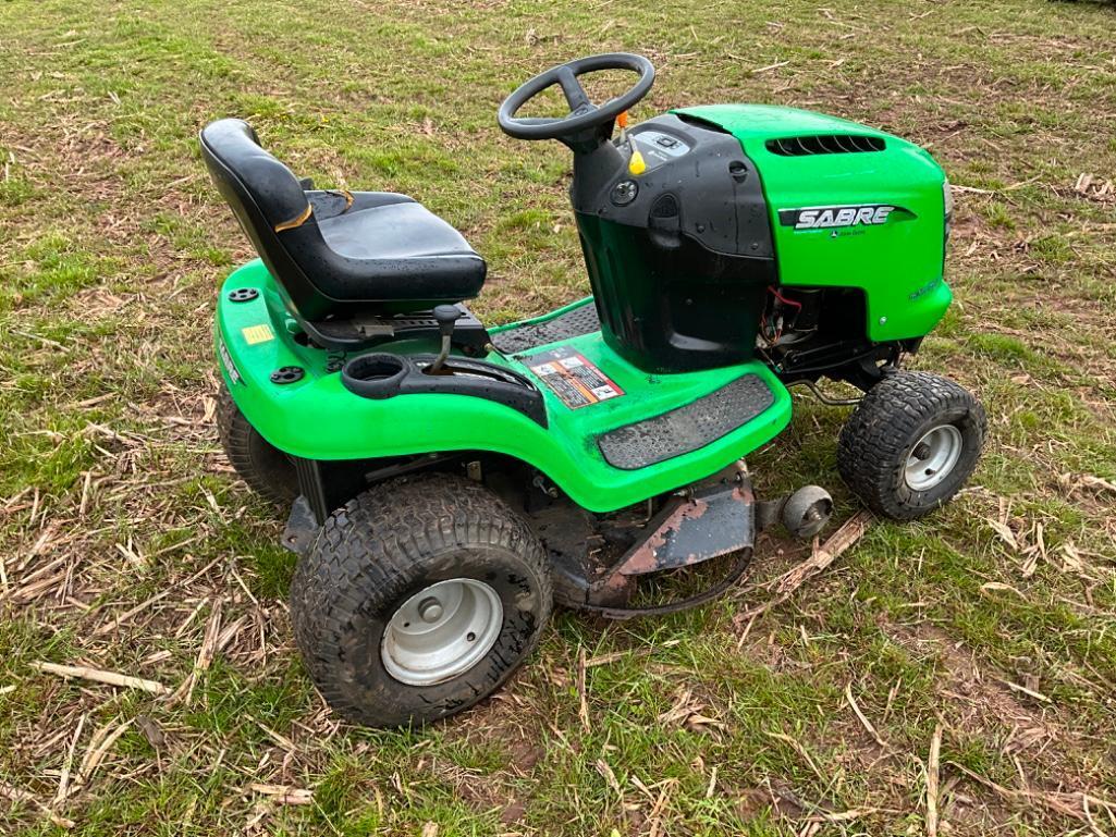 John Deere Sabre lawn tractor