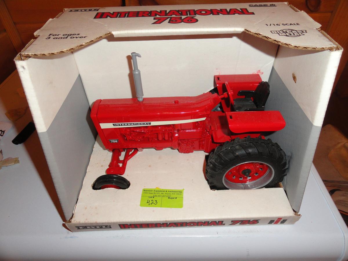 Toy - International 756 tractor