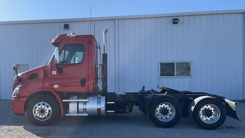 2017 Freightliner Cascadia 113