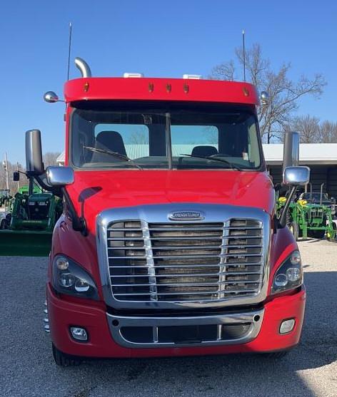 2017 Freightliner Cascadia 113