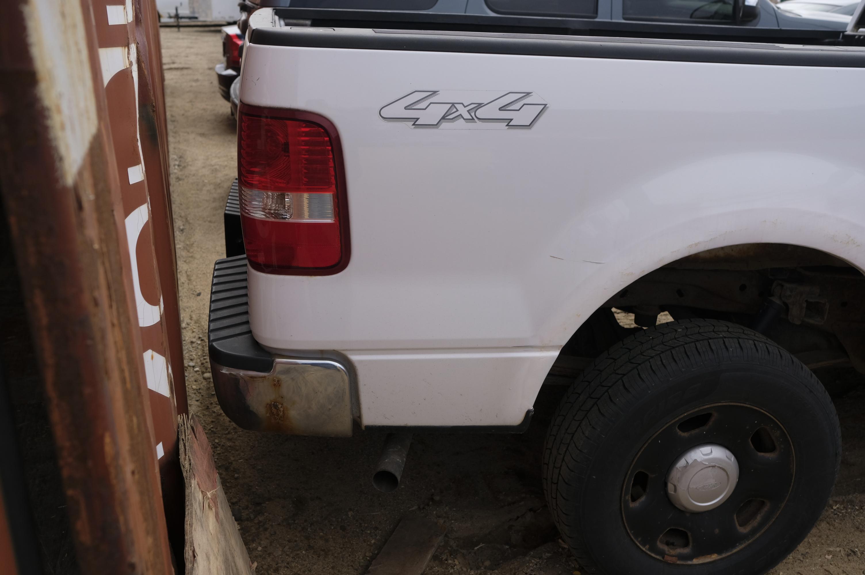 2006 Ford F150 XLT pick-up truck